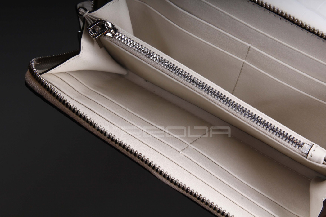 Сумка из кожи крокодила